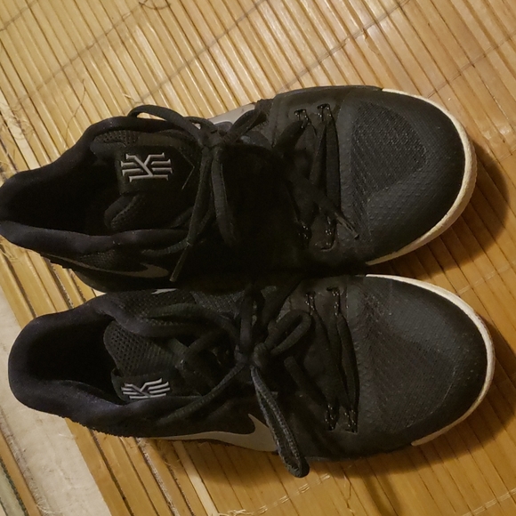 Big boy nike kyries sneaker - Picture 4 of 4